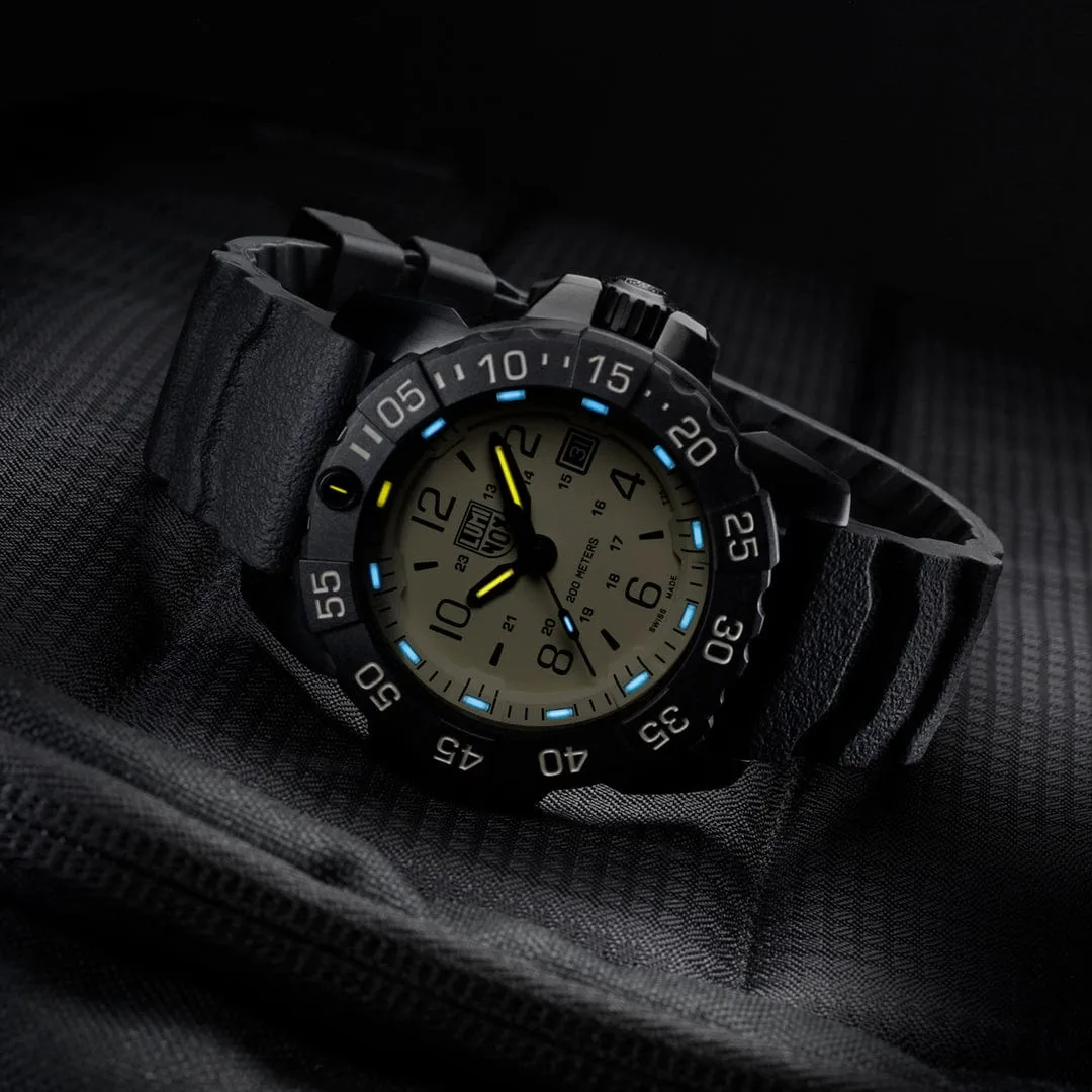 Honoring Veterans: Luminox Navy SEAL Foundation 3500 Military Watch